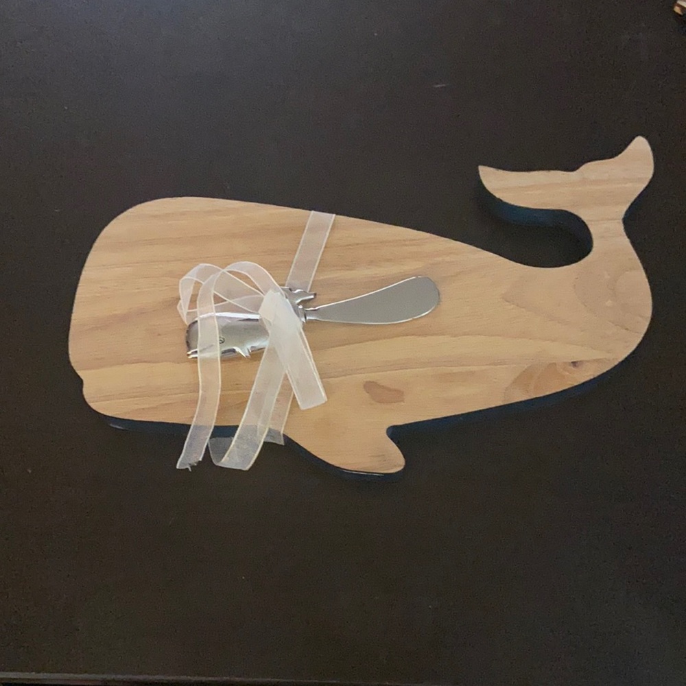 Wooden Whale Cutting Board & Cheese Knife